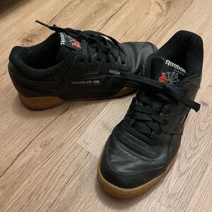 REEBOK CLASSIC WORKOUT PLUS BLACK SIZE 5.5 MENS/7.5 WOMENS